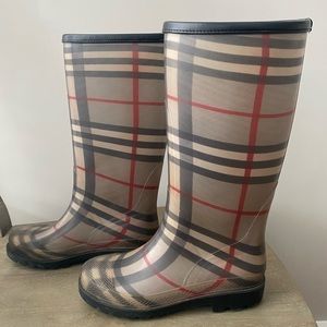 Burberry| Women’s Plaid Print Rubber Rain Boots